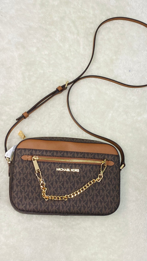 Crossbody with chain